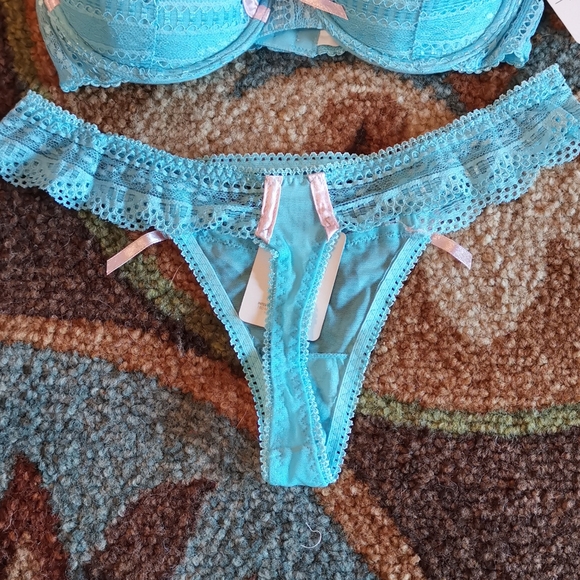 Rene Rofe Blue Lace Thong - Picture 6 of 8